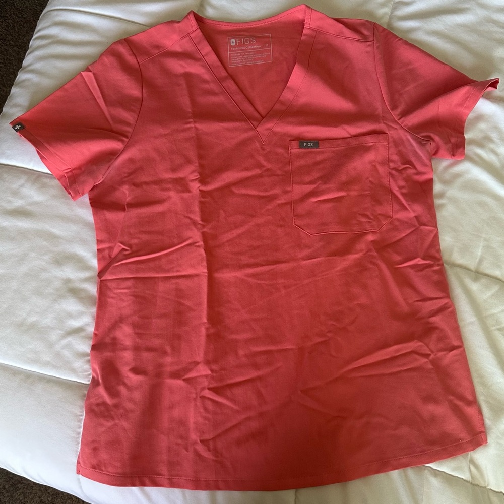 Figs scrub top One Pocket